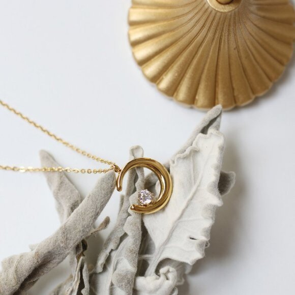 NEW 18K Gold Plated Diamond Crescent Moon Necklace - Picture 3 of 8